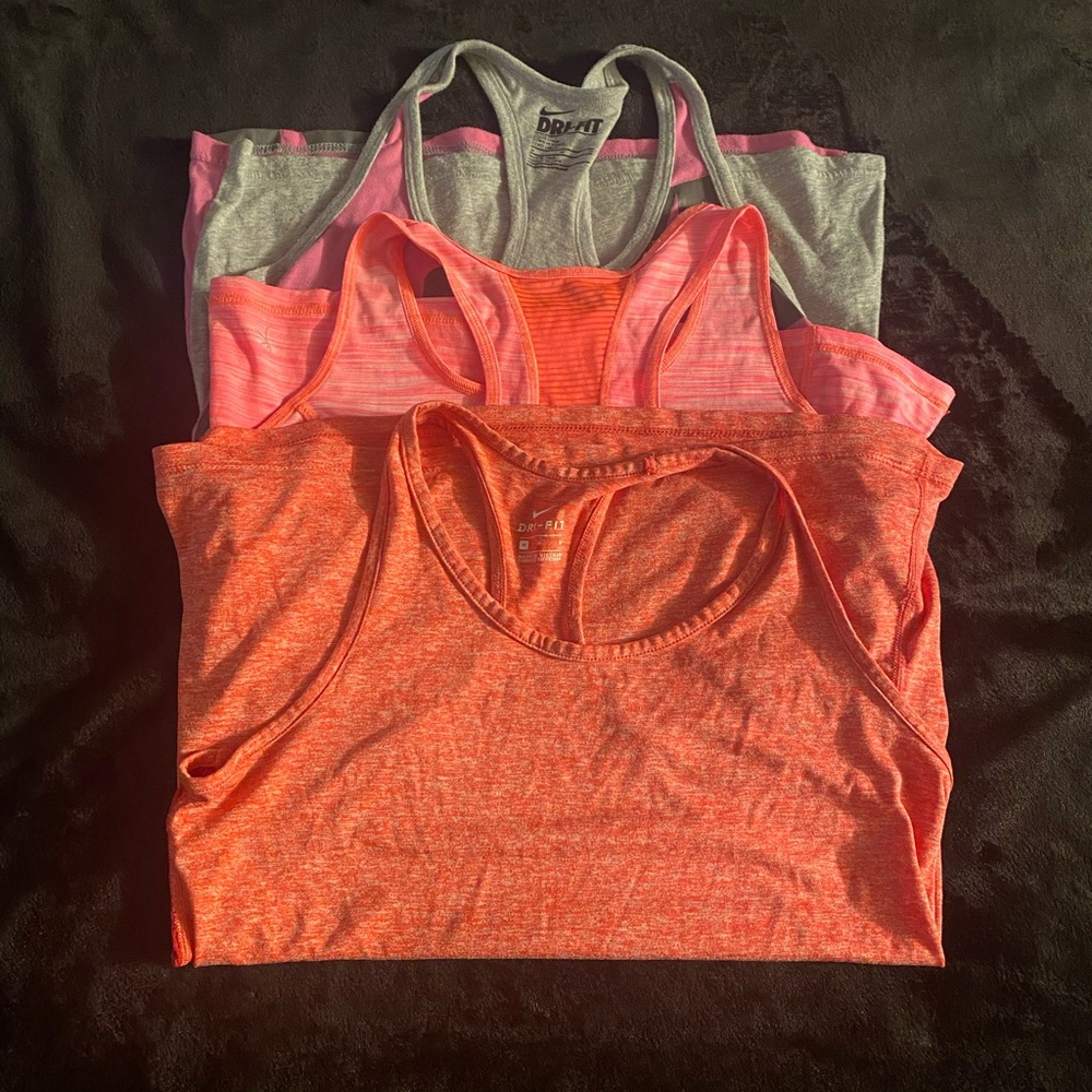 Nike Tank top bundle